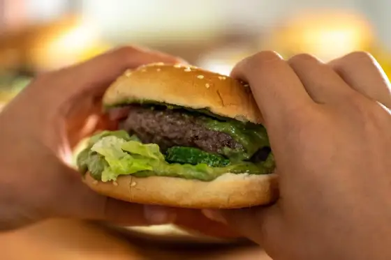 Hackfleisch richtig zubereiten - So gelingen Burger & Co.