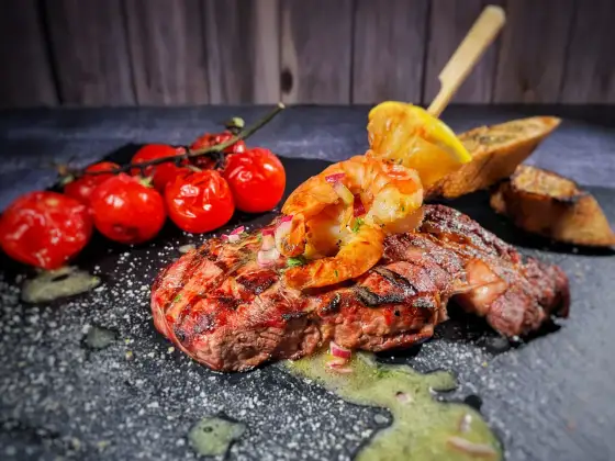 Surf & Turf perfekt grillen - So gelingt's garantiert!